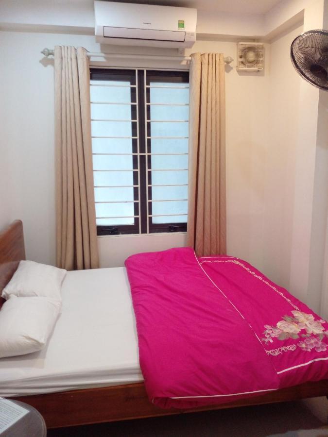 Nam Cuong Motel - Phong Don Co Cua So Thoang Mat Khep Kin - Thang May — Photos 3